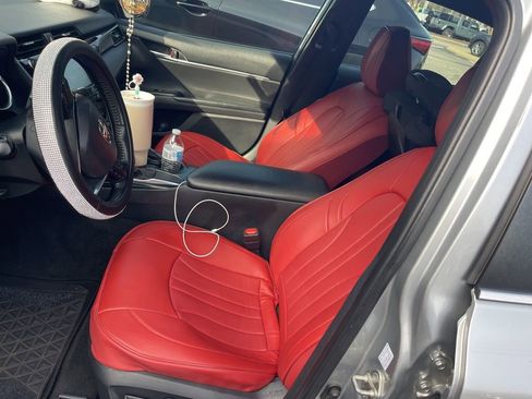 Used 2019 Toyota Camry SE image 15