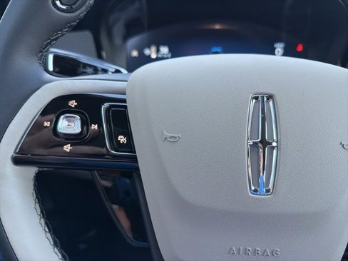 New 2026 Lincoln Corsair Premiere image 16