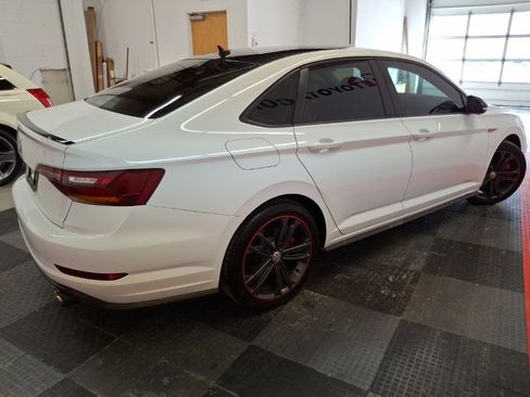 Used 2019 Volkswagen Jetta GLI image 9