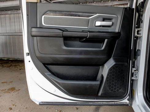 Used 2020 RAM 2500 Big Horn AWD/4WD image 46