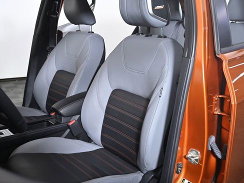 Used 2021 Nissan Kicks SR w/ SR Premium Package image 22