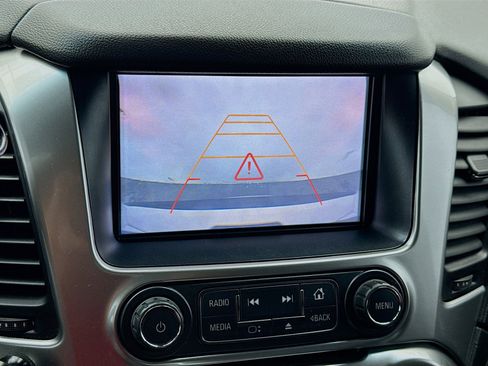 Used 2017 Chevrolet Suburban LT w/ Luxury Package image 10