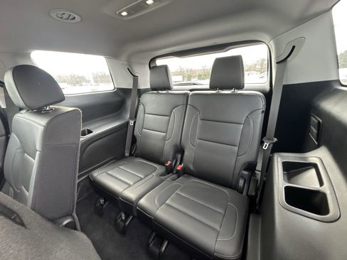 Certified 2023 GMC Acadia SLT image 21