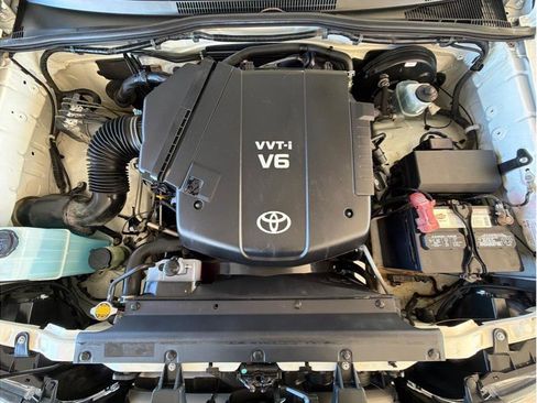 Used 2010 Toyota Tacoma 4x4 Access Cab V6 image 25