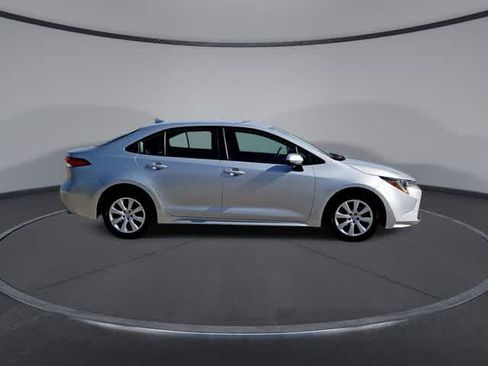 Used 2023 Toyota Corolla LE FWD image 9
