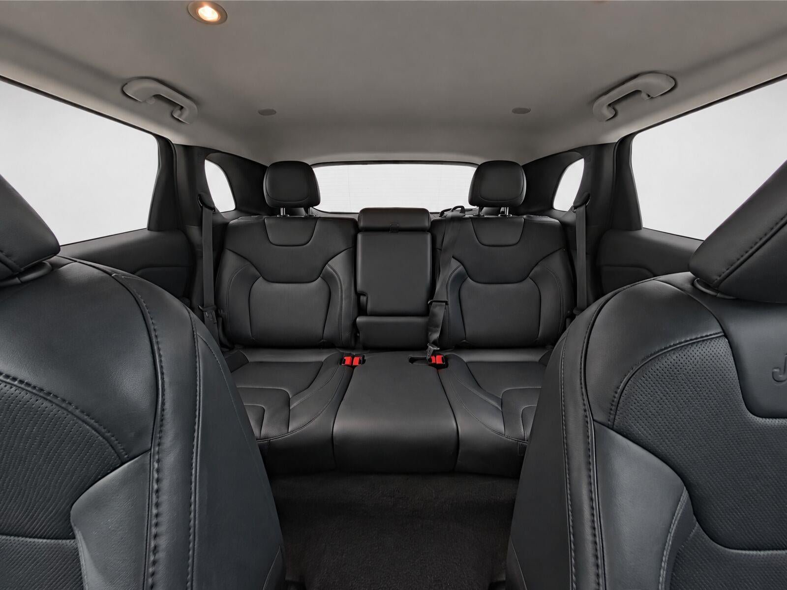 Used 2020 Jeep Cherokee Limited AWD/4WD image 18