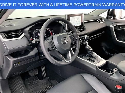 Used 2025 Toyota RAV4 XLE Premium image 17