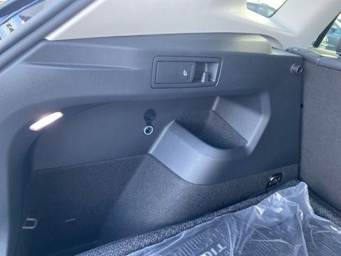 New 2025 Volkswagen Tiguan SE image 66