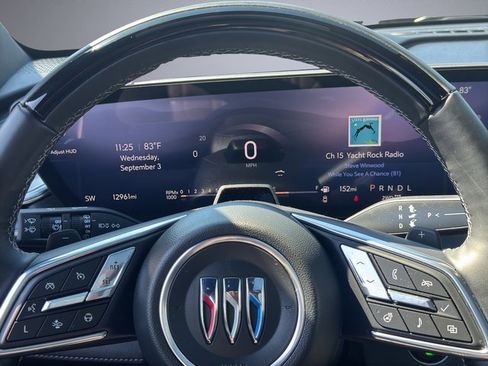 Used 2025 Buick Enclave Avenir w/ Super Cruise Package image 16