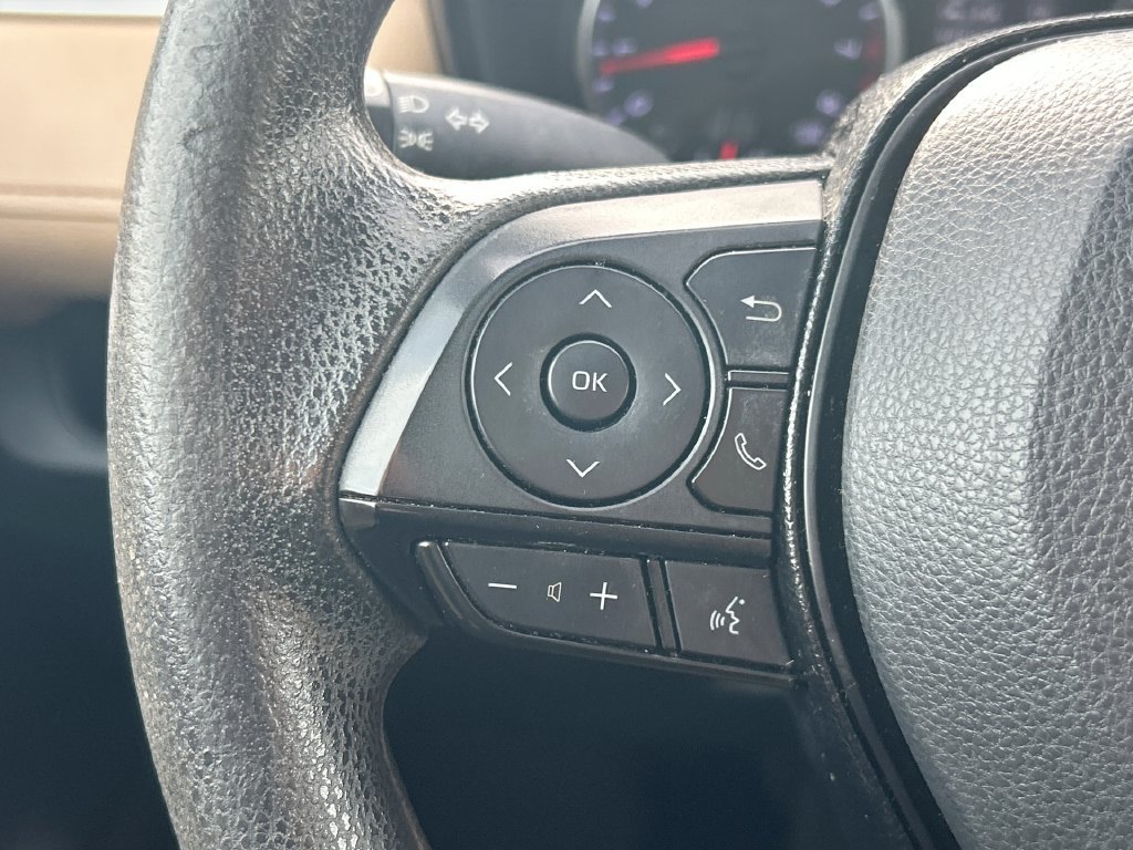 Used 2021 Toyota RAV4 LE FWD image 31