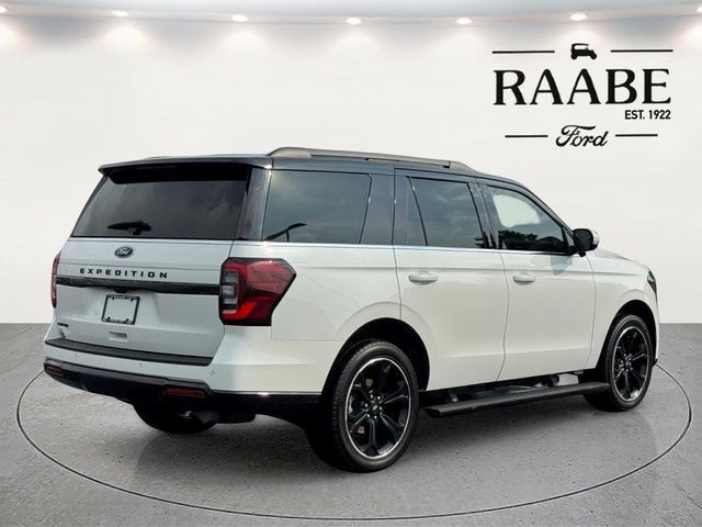 Used 2023 Ford Expedition Limited AWD/4WD image 7