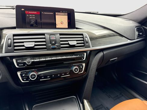 Used 2018 BMW 330i xDrive Sedan w/ M Sport Package AWD/4WD image 24