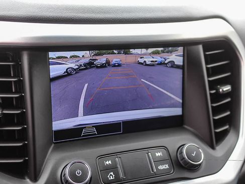 Used 2023 GMC Acadia SLE w/ Driver Convenience Package FWD image 33