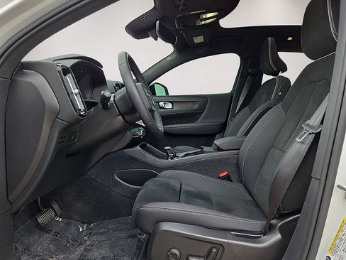 Used 2023 Volvo C40 P8 Recharge Ultimate AWD/4WD image 25