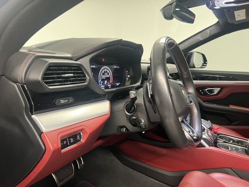 Used 2019 Lamborghini Urus AWD/4WD image 15