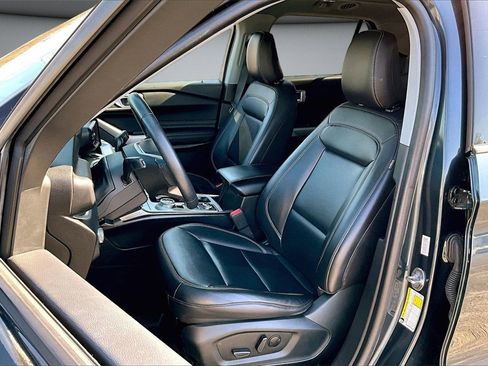 Used 2022 Ford Explorer XLT w/ Equipment Group 202A image 20