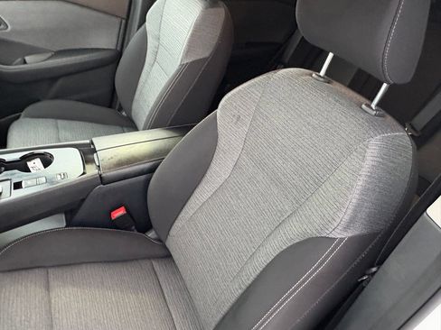 Certified 2023 Nissan Rogue SV FWD image 31