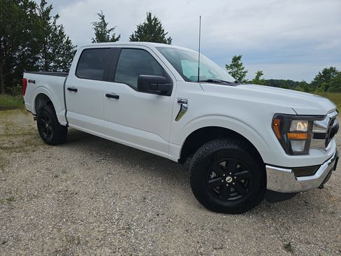 Used 2023 Ford F150 XLT AWD/4WD image 2