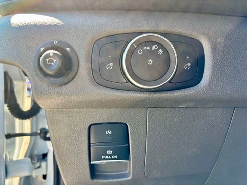 Used 2023 Ford Transit 250 Medium Roof image 21