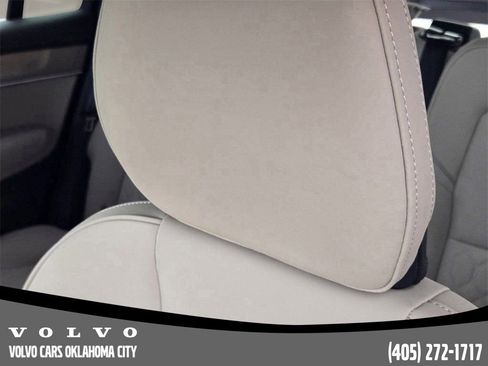 Certified 2025 Volvo XC90 T8 Plus w/ Protection Package Premier image 30