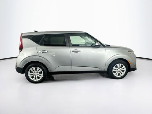 Used 2022 Kia Soul LX FWD image 10