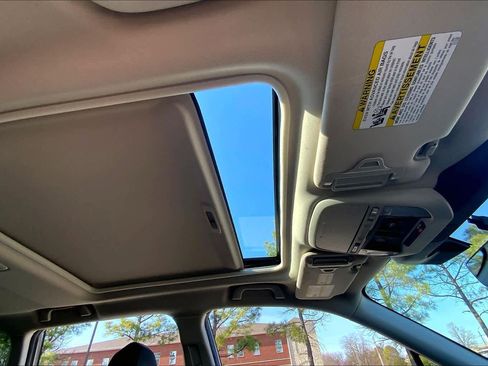 Used 2023 Subaru Forester Touring image 13