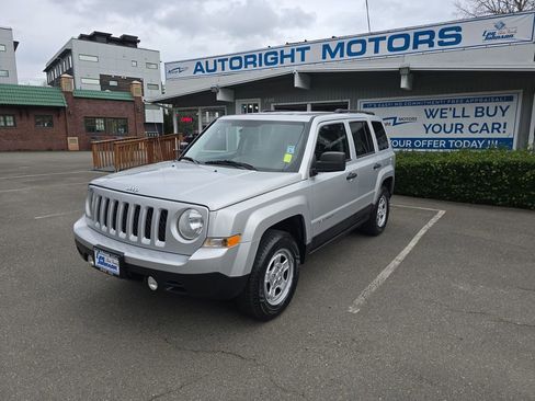 Used 2012 Jeep Patriot Sport image 2