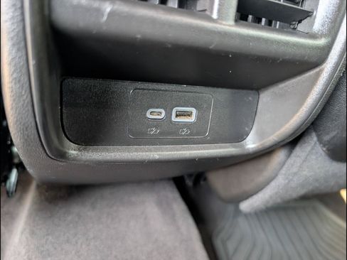 Used 2024 Cadillac XT4 Premium Luxury AWD/4WD image 17