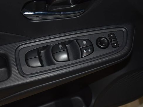 Used 2025 Nissan Versa SV image 23