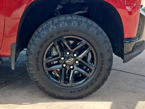 Used 2020 Chevrolet Silverado 1500 LT Trail Boss AWD/4WD image 38