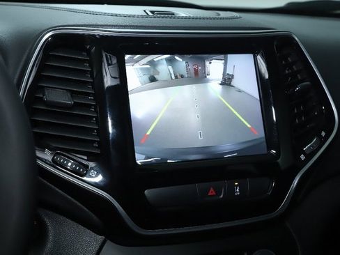 Used 2022 Jeep Cherokee Limited image 31