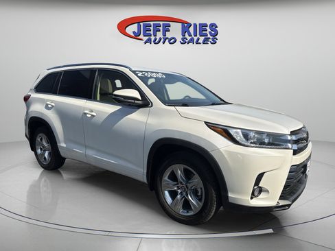 Used 2018 Toyota Highlander Limited AWD/4WD image 3