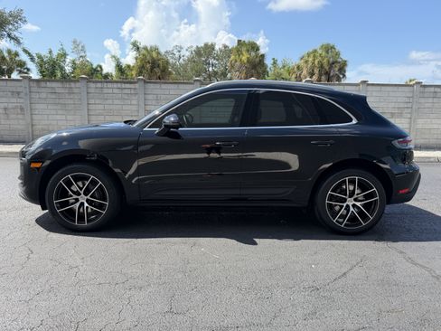Certified 2024 Porsche Macan AWD/4WD image 2