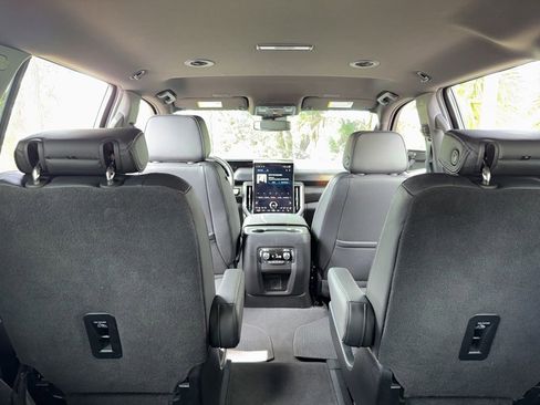 Used 2025 GMC Yukon Denali AWD/4WD image 60