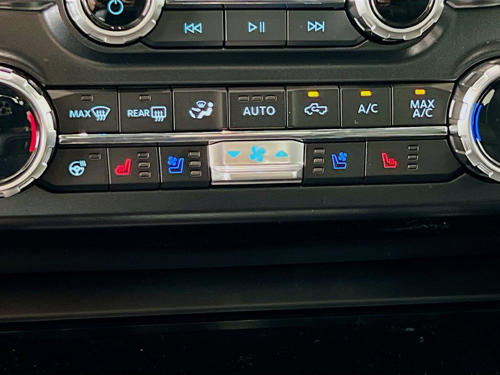 New 2026 Ford F350 Lariat w/ Lariat Premium Package AWD/4WD image 24