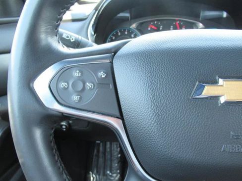 Used 2022 Chevrolet Traverse LT FWD image 23