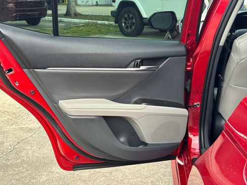 Used 2022 Toyota Camry XSE w/ Navigation Package image 11