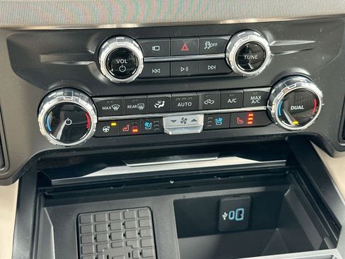 New 2026 Ford F450 Platinum w/ Platinum Plus Package image 25