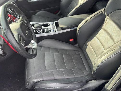 Used 2023 Kia Stinger GT2 RWD image 18