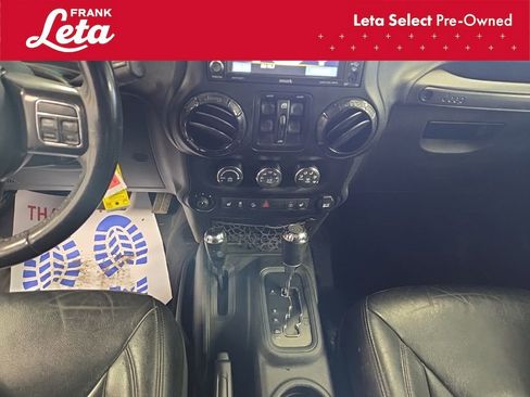 Used 2017 Jeep Wrangler Unlimited Sahara image 12