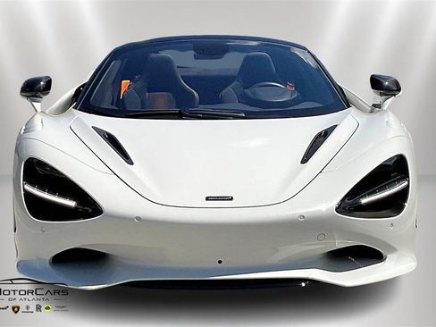 Used 2024 McLaren 750S Spider image 3
