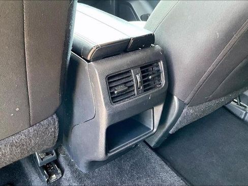 Used 2024 Nissan Rogue S AWD/4WD image 32