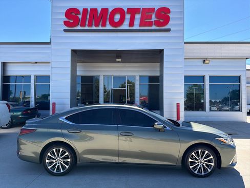 Used 2021 Lexus ES 250 w/ Premium Package AWD/4WD image 1