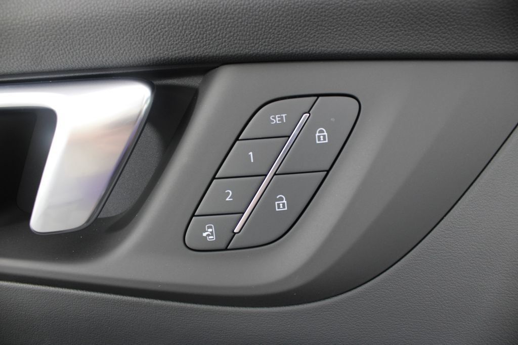 New 2027 Buick Enclave Sport Touring w/ Power Package FWD image 16
