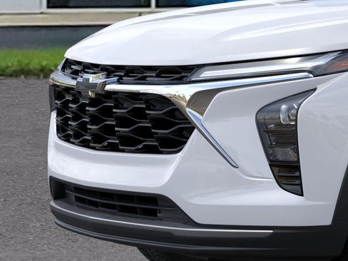 New 2025 Chevrolet Trax LT w/ Driver Confidence Package image 13