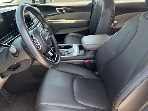Used 2026 Kia Carnival FWD image 29