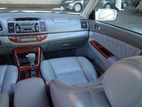 Used 2006 Toyota Camry XLE FWD image 44