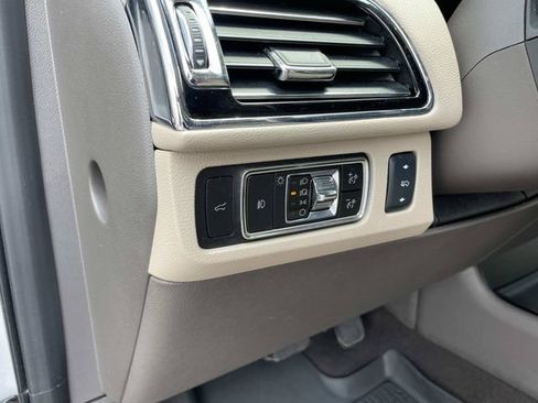 Used 2024 Lincoln Navigator L Reserve AWD/4WD image 9