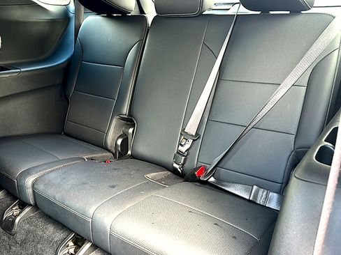 Used 2025 Chevrolet Traverse LT image 20