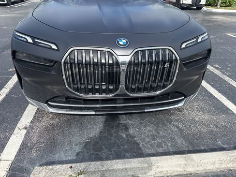 Used 2023 BMW i7 xDrive60 AWD/4WD image 7
